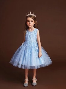 Đầm công chúa màu xanh dương cho bé gái, cổ tròn, phối lưới, không tay, thích hợp cho tiệc sinh nhật, dạ hội, bé gái dự tiệc cưới, đám cưới, biểu diễn, mặc thường ngày, biểu diễn âm nhạc, sân khấu và các dịp khác. Đầm rất dễ thương và được ưa chuộng cho bé gái. - Màu xanh lam - Xem 3