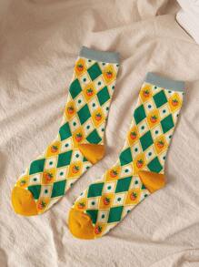 1-5 Pairs Of Women's Fashion Contrasting Color Rhombus, Cute Cartoon Flower & Strawberry Pattern Socks, Casual Versatile For Daily Wear - Multicolor - View 3