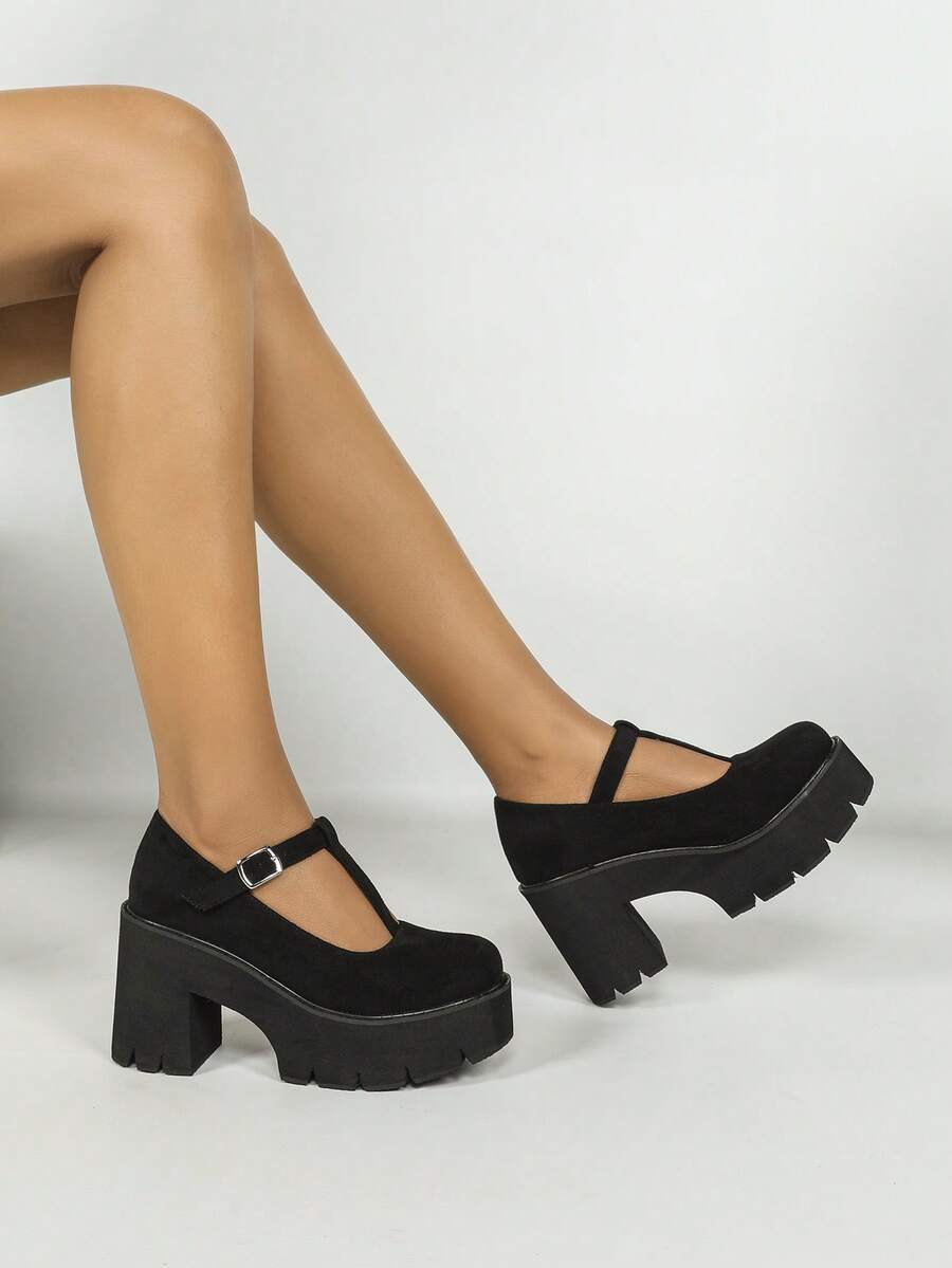 1 双女士圆头粗跟黑色带扣装饰高跟鞋 - 黑色 - 查看 1