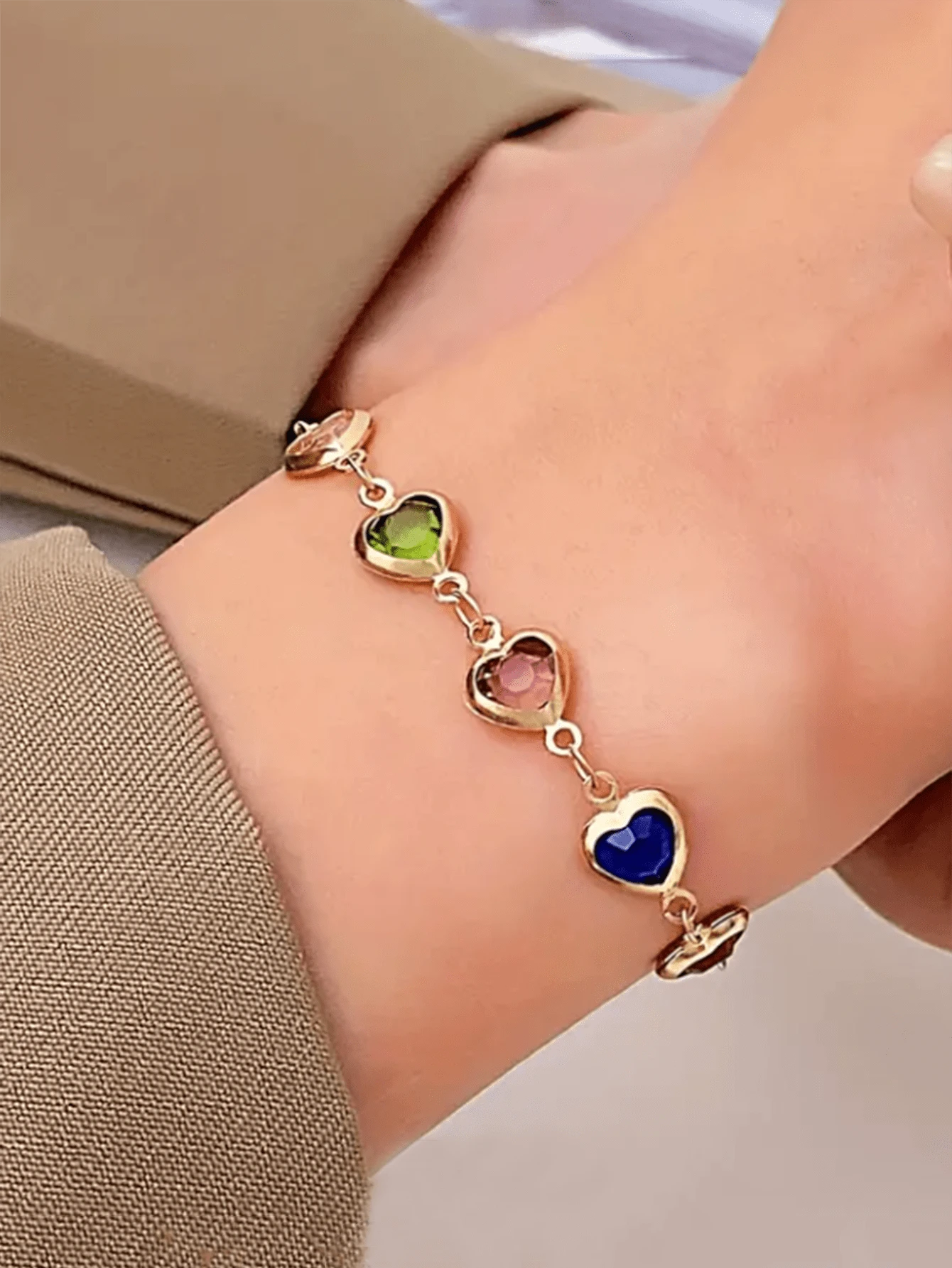 1 件随机数量心形吊坠水钻装饰时尚手链