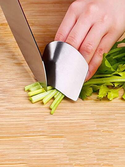 1PC Stainless Steel Finger Guards For Kitchen Cutting - Hand & Vegetable Protector Sleeves Stainless Steel Finger Guards For Slicing - Reusable Kitchen & Restaurant Metal Finger Protectors Kitchen Stainless Steel Finger Protector Multifunctional Anti Cutting Hand Tool, Metal Finger Protection Cutting Protector Cutting Tool Kitchen Accessories Kitchen Tools