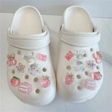 14 Stück DIY Hase - Niedliche rosa Wolken, Erdbeeren und austauschbare abnehmbare Schuhclips Schuhanhänger Set