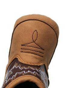 Zapatos marrones para bebé al estilo de botas vaqueras, botas para bebé, con patrón bordado vintage, zapatos planos, botas altas antideslizantes para primeros pasos, botas deportivas para exteriores para bebés y niños pequeños en primavera/otoño