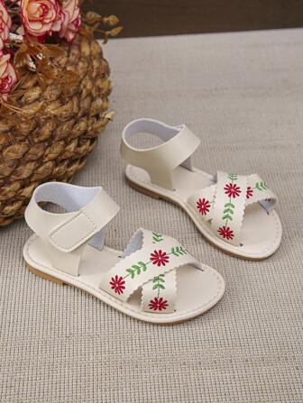 1 双女童时尚露趾编织沙滩凉鞋，平底，适合夏季