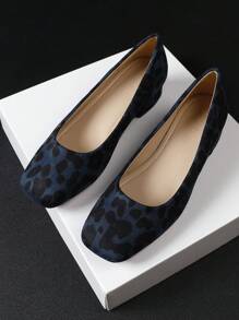 新款时尚大码女式豹纹方头平底一脚蹬乐福鞋，休闲低跟软底鞋，适合所有季节 - 寶藍色 - 查看 1