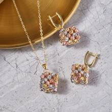dazzdelic Set de 2 piezas: Collar y aretes tejidos a mano con cuentas geométricas de 3 colores, elaborado artesanalmente en Italia, para uso diario de las mujeres