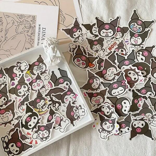 Sanrio 100 adesivos de bolsa Sanrio de desenho animado, materiais de bolsa de caderno fofos e criativos, adesivos decorativos