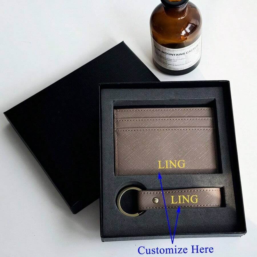 Customized Letter/Name Set, Solid Color Saffiano Texture PU Leather Universal Slim Card Holder Wallet And PU Leather Keychain Gift Box Set, Christmas/Birthday Gift, Personalized Men & Women PU Card Holder Wallet, Car Keychain Set, Valentine's Day Gift - Khaki - View 1
