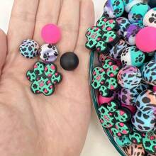 25/30/56 pièces Set de perles en silicone avec motif de patte d'animal et imprimé léopard, kit de fabrication de bijoux DIY pour porte-clés, colliers et accessoires - Ensemble de perles de silicone bricolage colorées - Voir 8