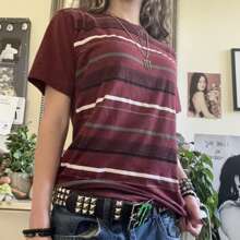 Women's Casual Striped Short Sleeve Tops V Neck Basic T Shirt Summer Y2K Tee Shirts - 紅色 - 查看 2