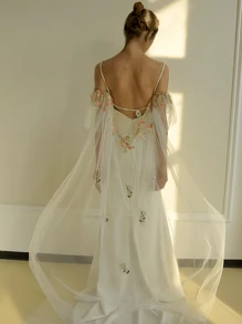 1 Pc Long Trailing Lace Wedding Cape, Colorful Decorative Short Sleeve Bridal Cloak, Fashionable Backless Wedding Accessory With Elastic Cuffs, Suitable For Petite Brides