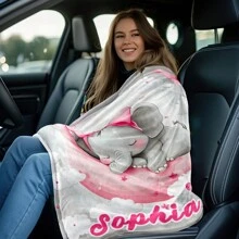 1 pièce Couverture portable personnalisée avec le nom/texte d'un bébé éléphant endormi - Jeté en flanelle léger pour sofa, lit, voyage, camping, salon, bureau, canapé, chaise et lit. Couverture en polaire avec impression numérique, flanelle douce et chaude