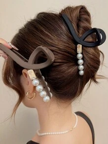 1件装女士黑色植绒一体式大号仿珍珠水晶亚克力鲨鱼爪发夹，时尚休闲简约优雅新款，适合日常外出、聚会、约会等场合。