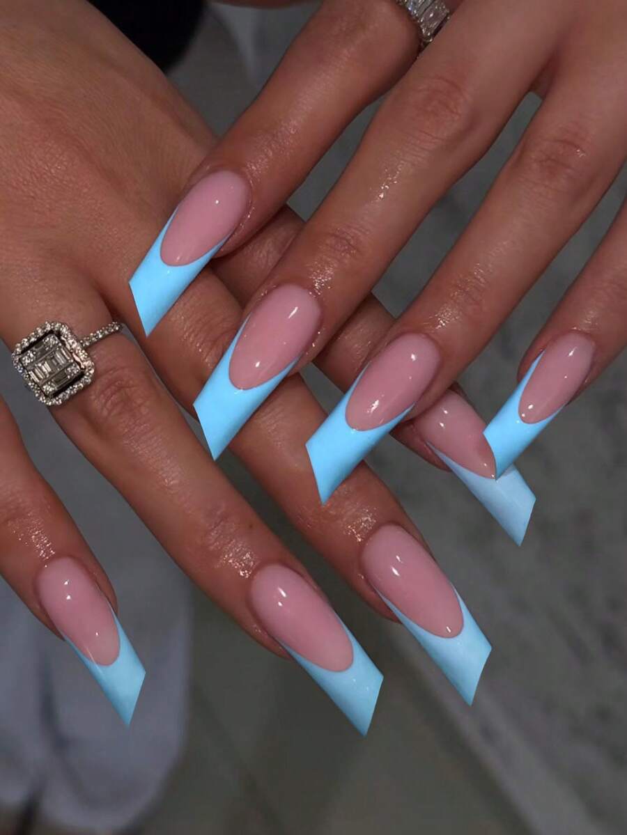 一盒 24 件长唇膏指甲，优雅的法式尖头设计，蓝色尖头和裸色底色，最新时尚按压式指甲套装，配有指甲锉和果冻胶，适合女性和女孩，这款设计展现出精致的风格，适合所有场合，让您的指尖始终保持完美 - 藍色 - 查看 1