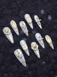 10 pezzi Kit unghie acriliche bianche lunghe a forma di stiletto, con perle e decorazioni in metallo dorato 3D, stile punk gotico, con strass e brillantini, set di unghie finte lucide effetto linea art bronzato, set di accessori per unghie essenziali da spiaggia, forniture per unghie per Ognissanti, per donne e ragazze