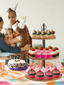 简易铁艺三层圆形纸杯蛋糕塔架适合放置45个纸杯蛋糕，铁艺蛋糕架带分层托盘装饰，分层托盘装饰架，纸杯蛋糕架展示架面包店、咖啡厅、婚礼、生日派对、生日毕业洗礼茶会展示架 - 圓形蛋糕架(兩個裝) - 查看 9