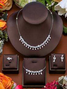 DV JEWELRY Bộ 5 món trang sức sang trọng mạ bạch kim Cubic Zirconia, vòng tay, hoa tai, nhẫn hở cho phụ nữ, trang sức thanh lịch cho ngày hẹn hò, quà tặng cho mẹ, tiệc tùng, kỷ niệm, có hộp quà tặng - Bạc - Xem 2