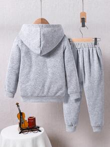 男童印花连帽衫和运动裤两件套，秋冬季