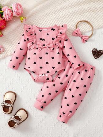BrownBark 3件套女婴情人节爱心图案荷叶边、蝴蝶结和假纽扣装饰连体衣+裤子+发带套装，甜美可爱，春秋季装