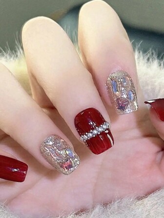 1 set decoratieve korte vierkante/ronde nepnagels van bordeauxrood metaal, handgemaakt met ketting en strass, ontworpen voor vrouwen, geschikt voor feestdagen, inclusief 1 stuk gelnagel en 1 nagelvijl voor op de nagels