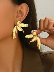 1 Pair Elegant Vintage Floral Leaf Big Four-Leaf Earrings, Suitable For Ladies Wedding And Party Wear - Gold - View 1