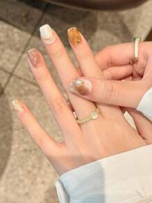 100% 手工制作的按压式指甲，具有适合所有季节的 3D 设计，采用手绘镜面粉末、轻奢风格和短椭圆形状。适合学生、办公室女士、派对、舞会、约会、日常佩戴按压式指甲用品。 - 彩色 - 查看 2