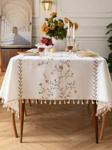 1 Stück wasserfeste rechteckige Tischdecke mit delikater 3D-Stickerei und Quastenverzierung, geeignet für Wohnzimmer, Esszimmer, Restaurant, Hotel
