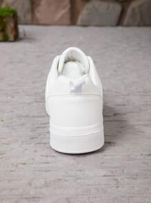 新款女士时尚低帮休闲鞋，百搭系带白色运动鞋，轻便软底帆布鞋