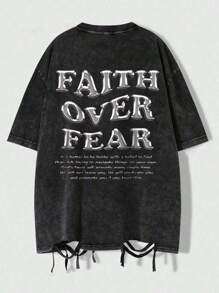 Parte superior casual de cuello redondo con estampado de "Fe sobre miedo" para hombres, camiseta de manga corta con estilo de moda callejera y efecto desgastado vintage