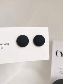1 Pair Comma Shaped Fashionable Casual Street Style Round Resin Stud Earrings