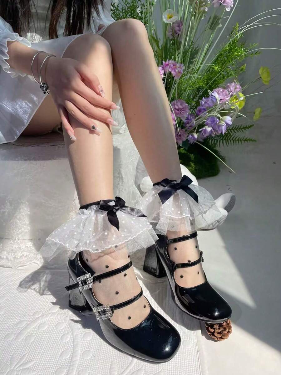 1 双女士洛丽塔风格白色中筒袜（带黑色蝴蝶结） - 白色 - 查看 1