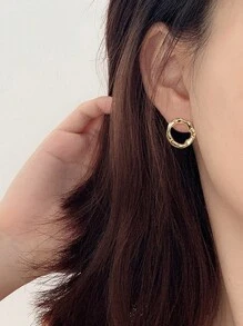 Nooxian 2 chiếc khuyên tai tròn rỗng họa tiết búa bất đối xứng đơn giản dành cho nữ, trang sức dự tiệc và cưới - Vàng - Xem 1