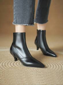 全新进口法式尖头拉链小猫跟踝靴，纯色，超大尺码工作鞋