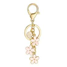 1 件时尚可爱的首字母钥匙扣合金滴白色/粉色/黑色花朵钥匙扣可爱字母钥匙圈女士学生手提包背包配件情人节汽车配件包饰学校哥特 Y2k