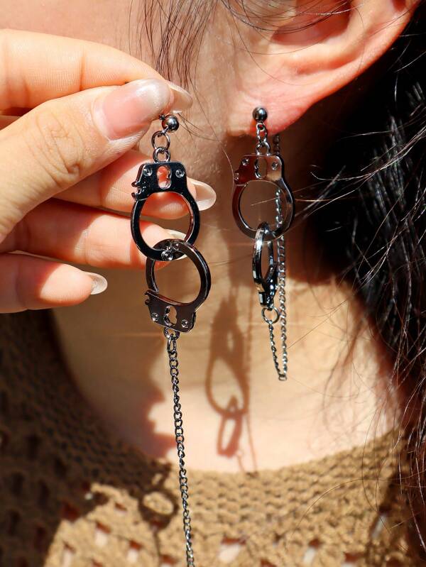 1pair Black Handcuff Hoop Earrings With A Linking Chain Loop Earring