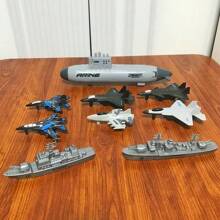 1 Submarine Launcher + 2 Cruisers + 6 Large Airplanes - Multicolor - View 3