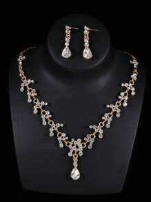 4 件套女孩儿童发饰包括白色水钻金皇冠、金皇冠、项链和耳环，适合舞台表演、选美、中年及老年儿童生日礼物的服装配饰 - 金色 - 查看 8