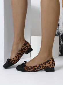 女士时尚豹纹低跟平底便鞋，带蕾丝蝴蝶结，舒适不疲劳，适合秋季 - 棕色 - 查看 2