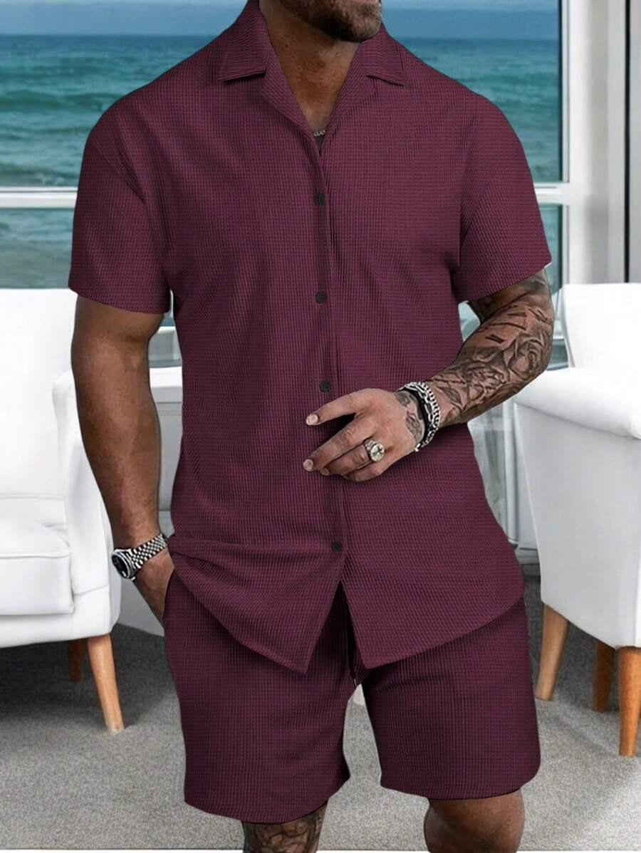 Conjunto Comodo Hombre Short y Playera Tipo Polo Waffle Vacacional, Playa, Conjunto Playa, Verano, Primavera Camisa Manga Corta, Short Corto Con Textura - Rojo violeta - Ver 1