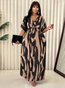 Plus Size Women V-Neck Geometric Print Bat-Wing Short Sleeve Casual Dress (Random Pattern), For Summer