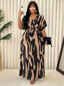 Plus Size Women V-Neck Geometric Print Bat-Wing Short Sleeve Casual Dress (Random Pattern), For Summer