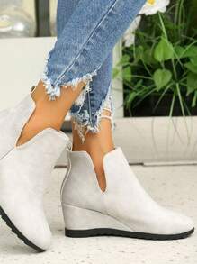 2024 New Design Minimalist V-Cut Fashion Casual Wedge Short Boots