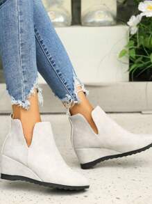 2024 New Design Minimalist V-Cut Fashion Casual Wedge Short Boots