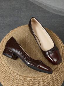 Chaussures à enfiler casual à orteil carré et texture de pierre, basses, confortables et polyvalentes. Mocassins bruns de haute qualité pour les voyages, le shopping et les activités extérieures