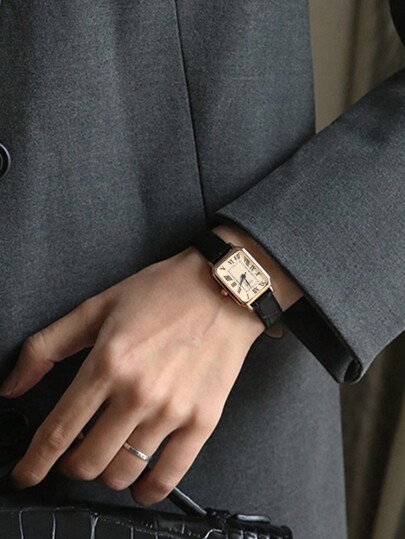 1pc Minimalist Rectangular Roman Numeral Dial Bamboo Strap Watch, Wear, Birthday, Anniversary Year End Promotion, Singles Day, Halloween Promotion view 3