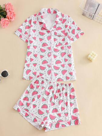 2 件套休闲卡通印花短袖女士睡衣，有领纽扣短袖上衣和宽松舒适短裤，优雅女士睡衣和家居服，两件套