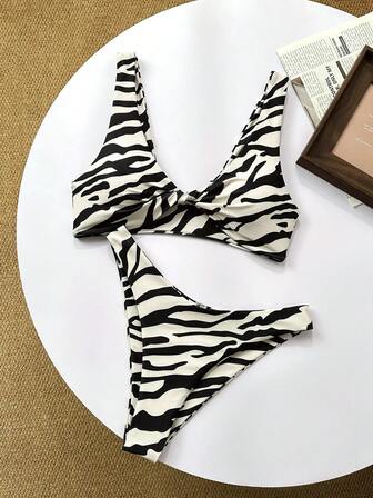 Slumpmässigt tryckta kvinnor 2 delar bikiniset, för sommarstrandsemester