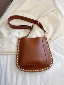 1件复古装饰铆钉边半圆形潮流休闲百搭女包，新款秋冬款，适合约会通勤日常使用，女士单肩包斜挎包