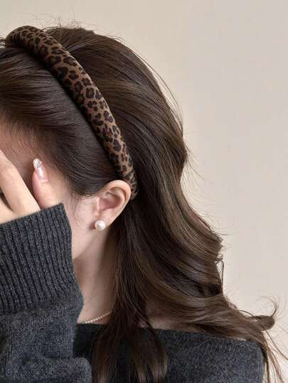 1pc 38cm/14.96in Leopard Print Velvet Headband, Soft Sponge Padded, Fashionable & Versatile, Minimalist Design, Suitable For Daily Wear, Showering, Makeup, Outfit Matching, Autumn/Winter ,Animal Print