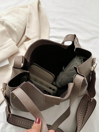 新款复古大容量单肩包休闲简约时尚斜挎包百搭洋气托特包